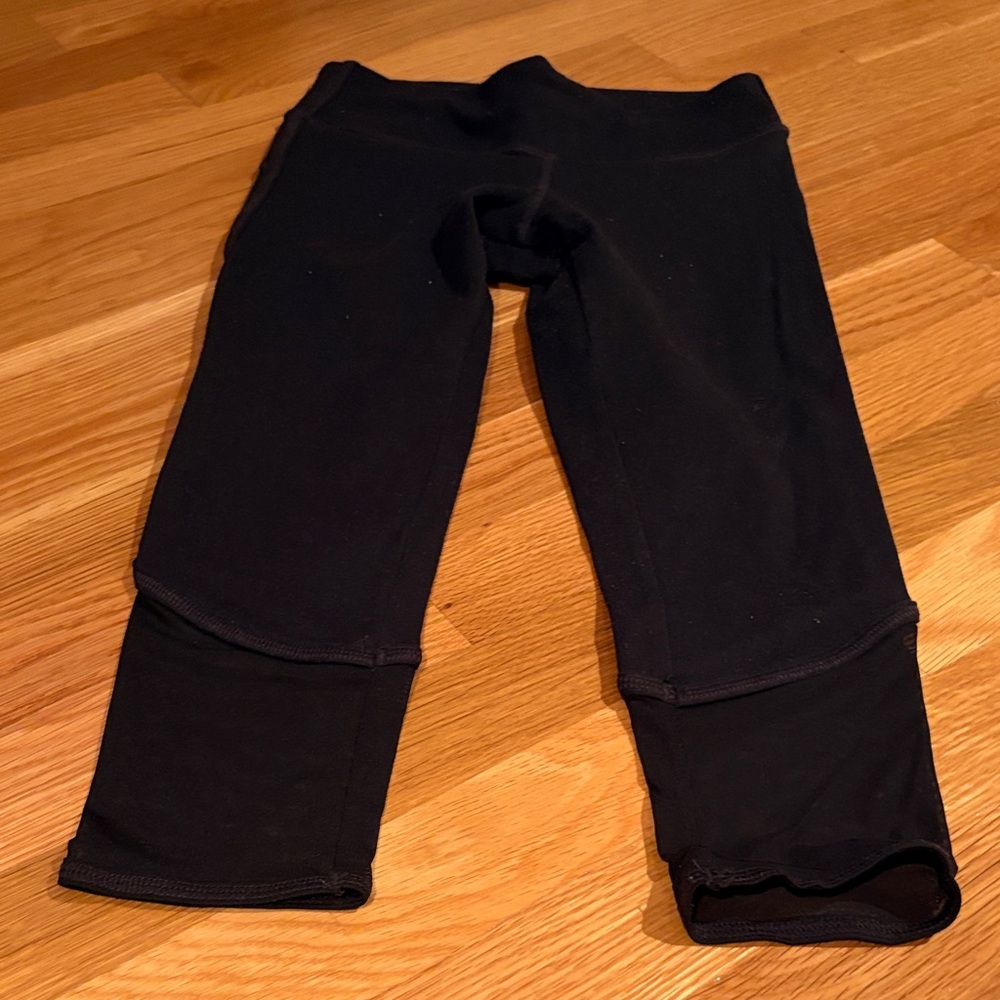 Athleta Girl Capri Black Leggings